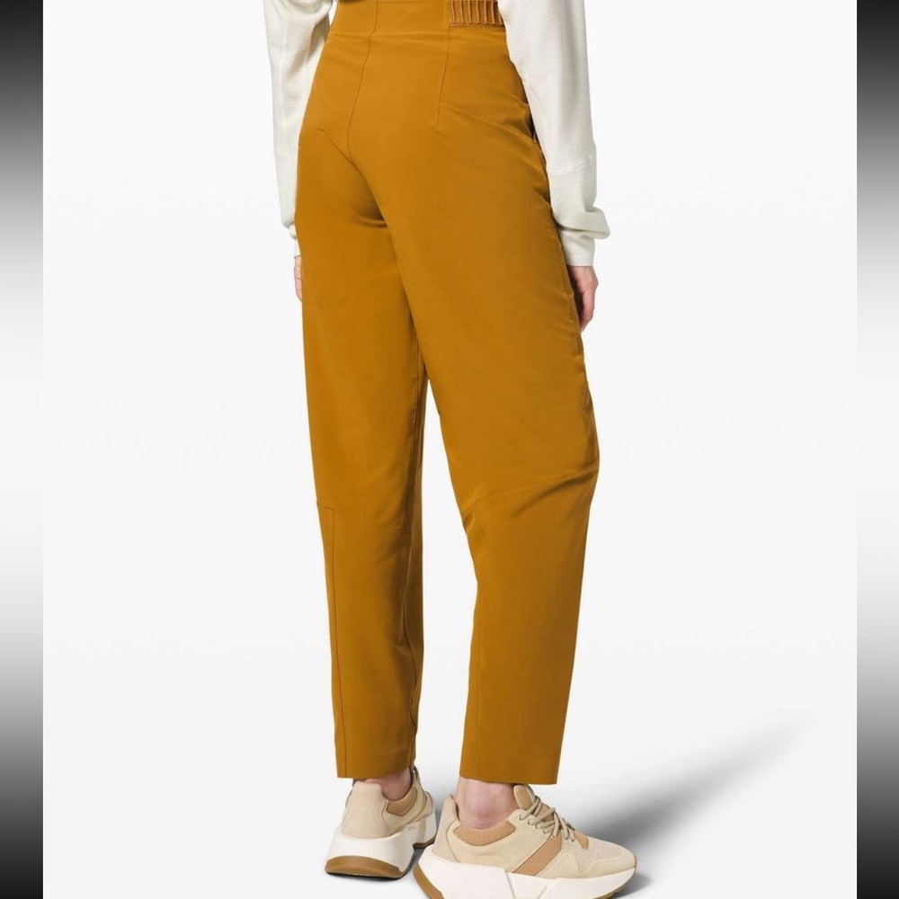 Lululemon pants lab esker